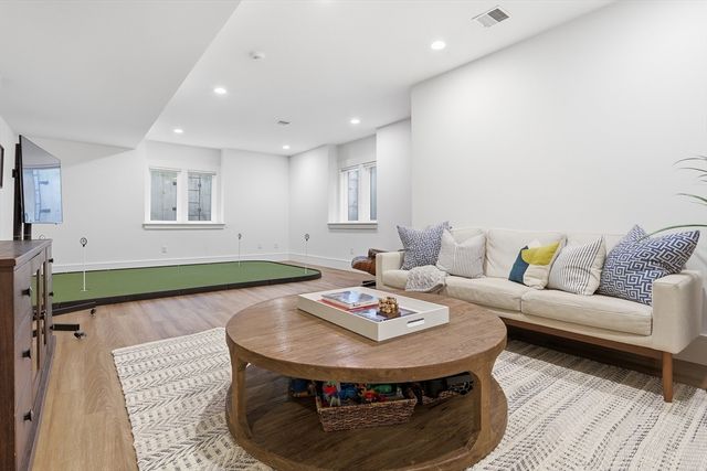 25 Stow Street, Concord, MA 01742