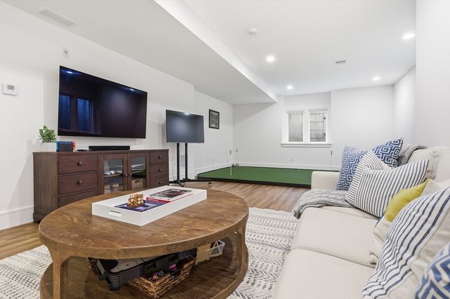 25 Stow Street, Concord, MA 01742