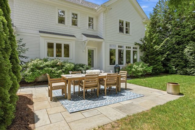 25 Stow Street, Concord, MA 01742