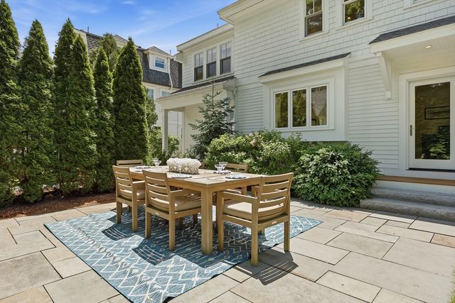 25 Stow Street, Concord, MA 01742