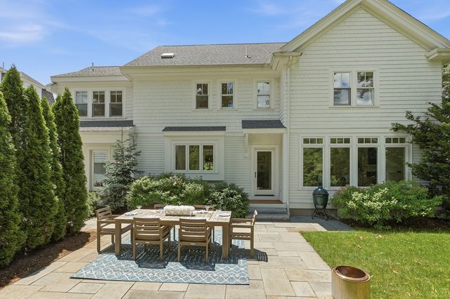 25 Stow Street, Concord, MA 01742