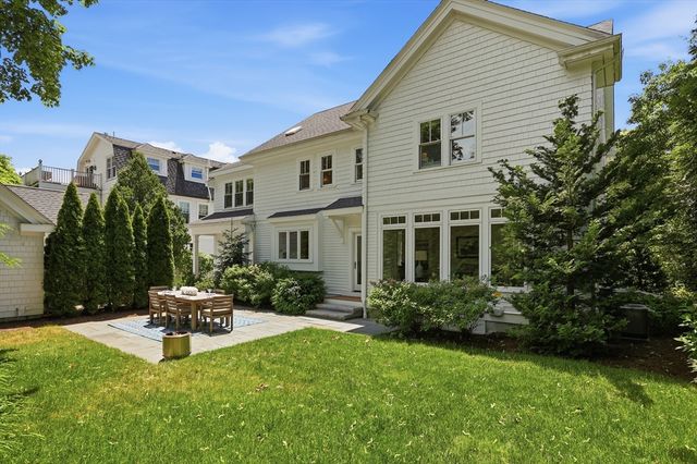 25 Stow Street, Concord, MA 01742