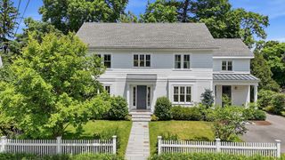 25 Stow Street, Concord, MA 01742