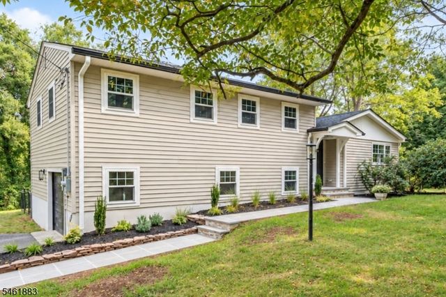 157 Circle Dr, Long Hill Twp., NJ 07946