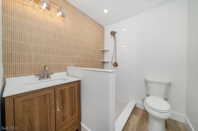 157 Circle Dr, Long Hill Twp., NJ 07946