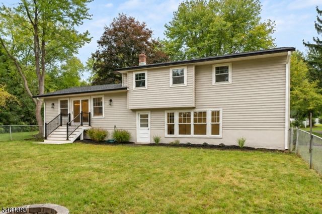 157 Circle Dr, Long Hill Twp., NJ 07946