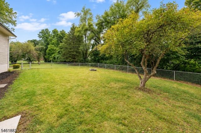 157 Circle Dr, Long Hill Twp., NJ 07946