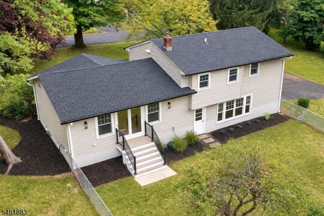 157 Circle Dr, Long Hill Twp., NJ 07946