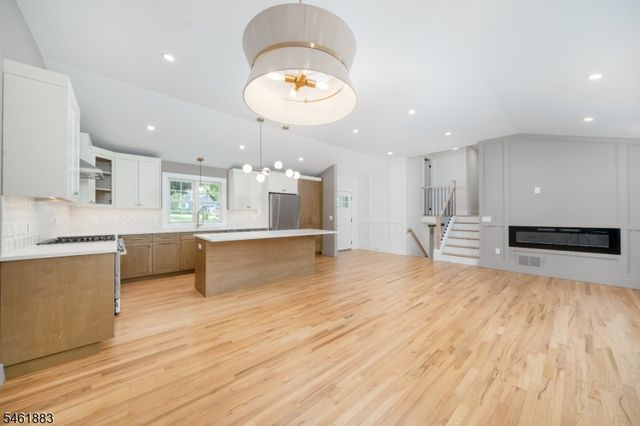 157 Circle Dr, Long Hill Twp., NJ 07946