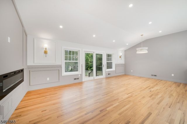 157 Circle Dr, Long Hill Twp., NJ 07946
