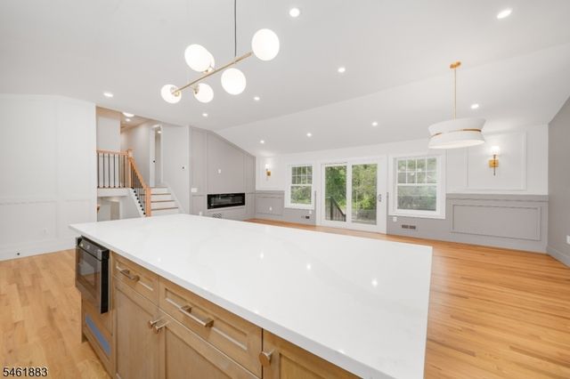 157 Circle Dr, Long Hill Twp., NJ 07946