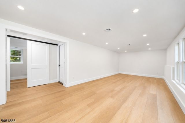 157 Circle Dr, Long Hill Twp., NJ 07946