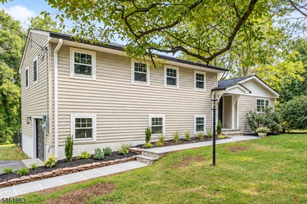 157 Circle Dr, Long Hill Twp., NJ 07946 — photo 2