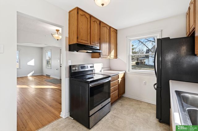 2902 Grebe Street, Omaha, NE 68112