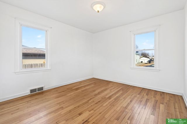 2902 Grebe Street, Omaha, NE 68112