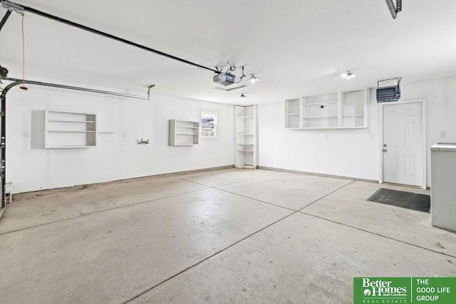 2902 Grebe Street, Omaha, NE 68112