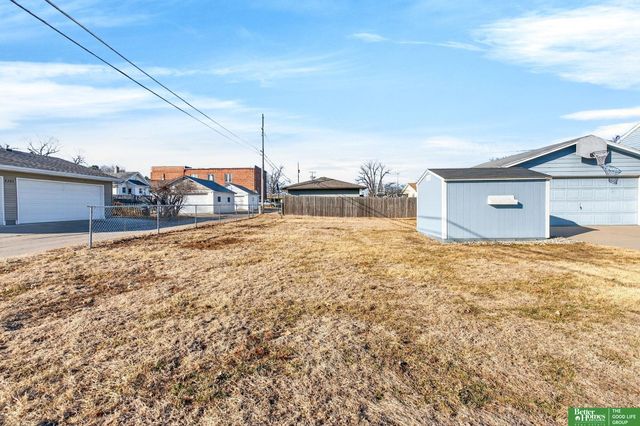 2902 Grebe Street, Omaha, NE 68112