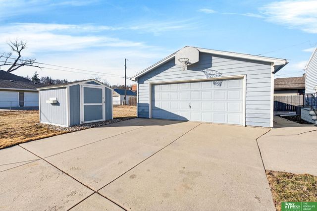 2902 Grebe Street, Omaha, NE 68112