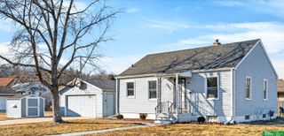 2902 Grebe Street, Omaha, NE 68112