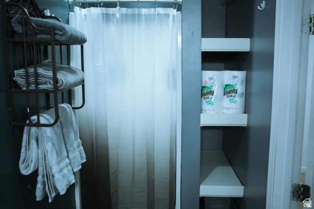 7529 S SPRINGBROOK DR, West Jordan, UT 84084