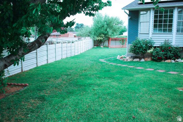 7529 S SPRINGBROOK DR, West Jordan, UT 84084