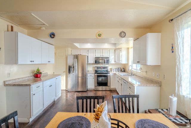 7529 S SPRINGBROOK DR, West Jordan, UT 84084