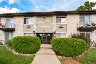 8999 Kennedy Drive 2B, Des Plaines, IL 60016