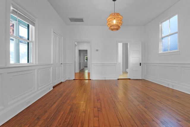 16 Moultrie Street, Charleston, SC 29403