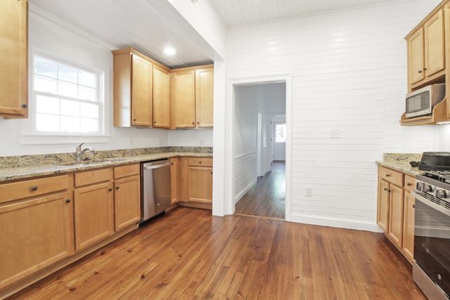 16 Moultrie Street, Charleston, SC 29403