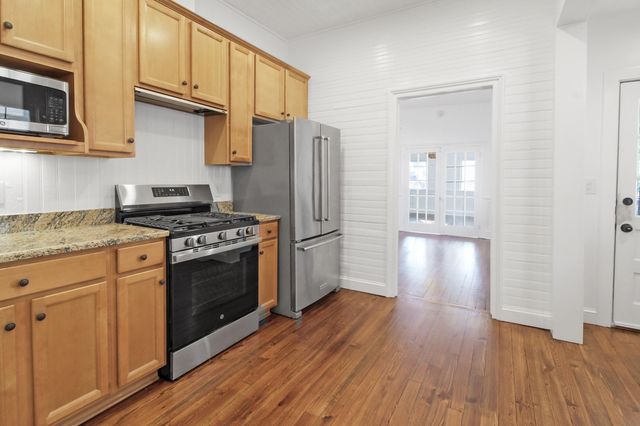 16 Moultrie Street, Charleston, SC 29403