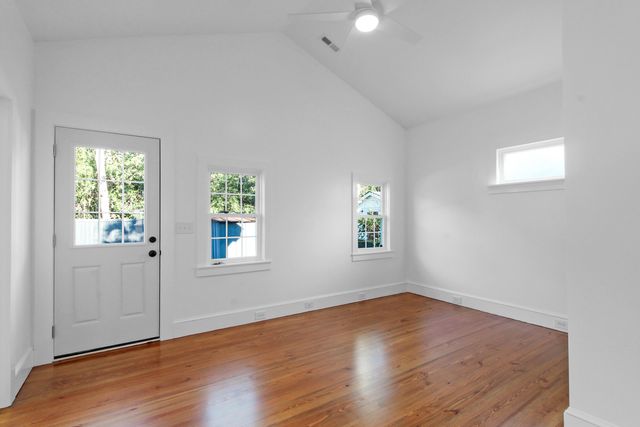 16 Moultrie Street, Charleston, SC 29403