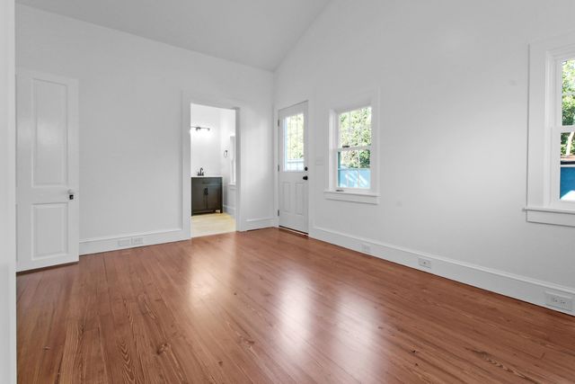 16 Moultrie Street, Charleston, SC 29403