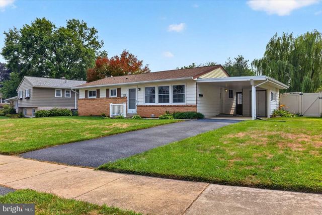 134 YORKSHIRE DR, Mechanicsburg, PA 17055