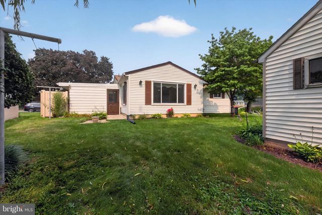 134 YORKSHIRE DR, Mechanicsburg, PA 17055