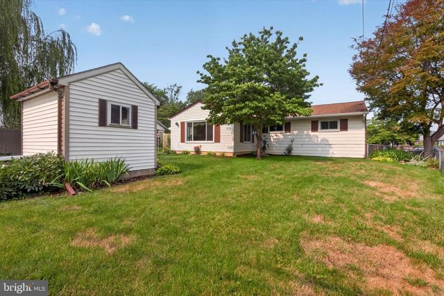 134 YORKSHIRE DR, Mechanicsburg, PA 17055