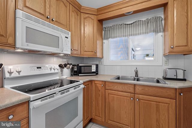 134 YORKSHIRE DR, Mechanicsburg, PA 17055
