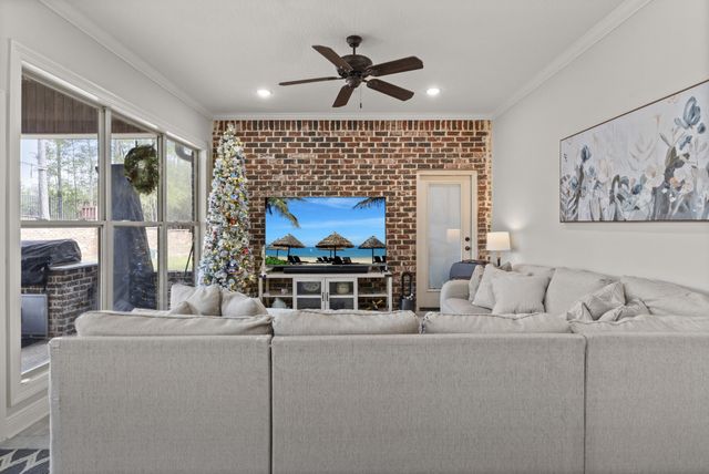 52 Brookline Dr., Hattiesburg, MS 39402