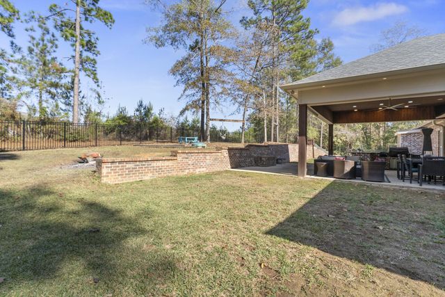 52 Brookline Dr., Hattiesburg, MS 39402