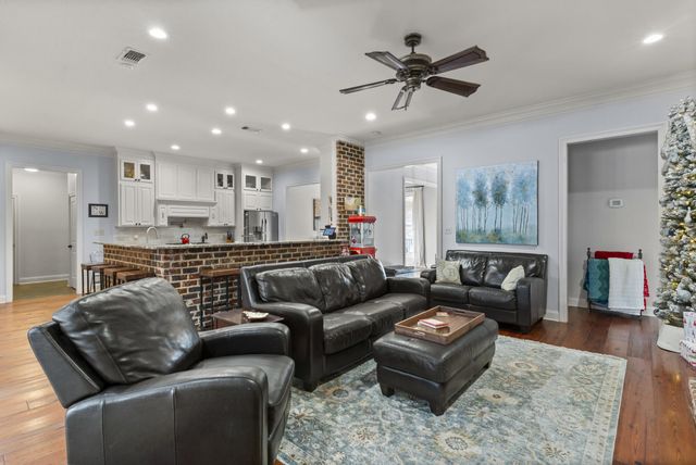 52 Brookline Dr., Hattiesburg, MS 39402