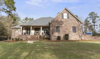 52 Brookline Dr., Hattiesburg, MS 39402
