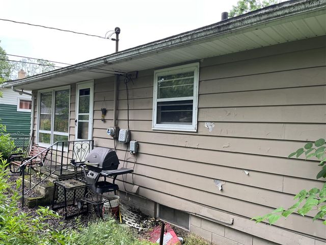6719 Sunset Drive, Coloma, MI 49038