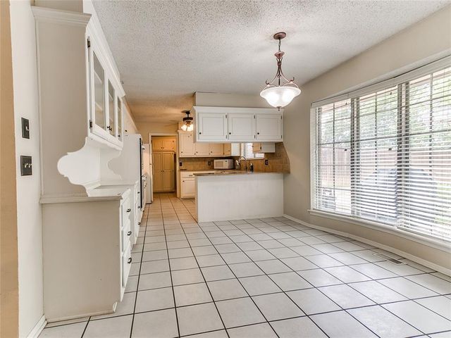 106 N Trail Ridge Road, Edmond, OK 73012