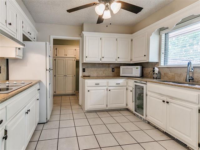 106 N Trail Ridge Road, Edmond, OK 73012
