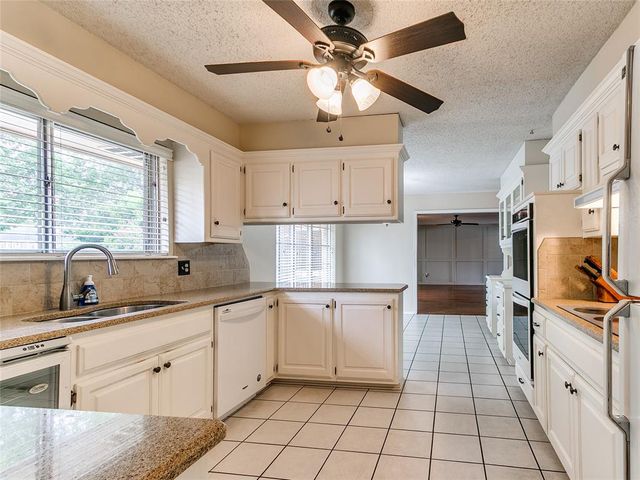 106 N Trail Ridge Road, Edmond, OK 73012
