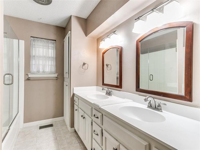 106 N Trail Ridge Road, Edmond, OK 73012