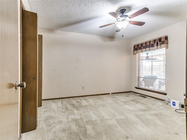 106 N Trail Ridge Road, Edmond, OK 73012
