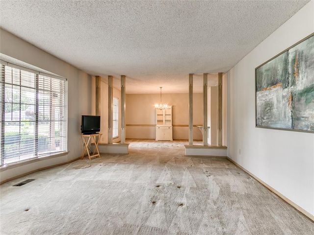 106 N Trail Ridge Road, Edmond, OK 73012