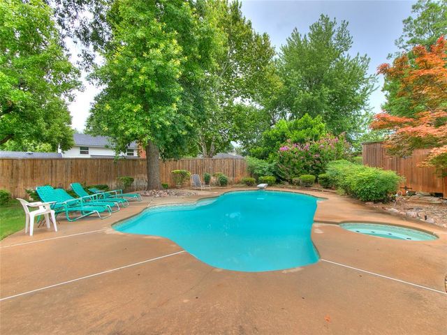 106 N Trail Ridge Road, Edmond, OK 73012