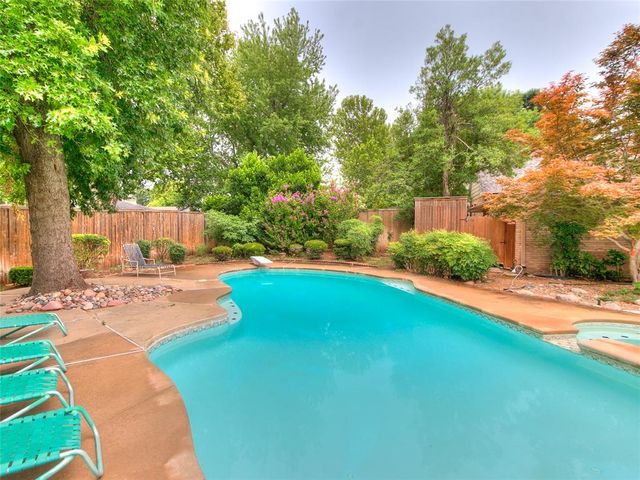 106 N Trail Ridge Road, Edmond, OK 73012