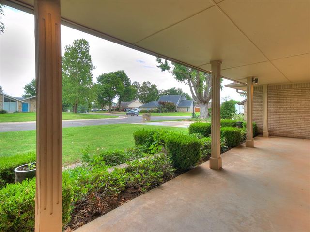 106 N Trail Ridge Road, Edmond, OK 73012